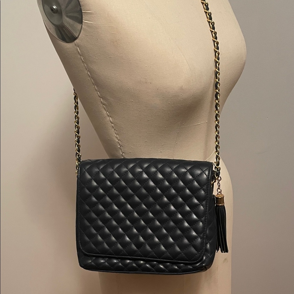 Cabrelli Elegant Navy Blue Quilted Shoulder Bag